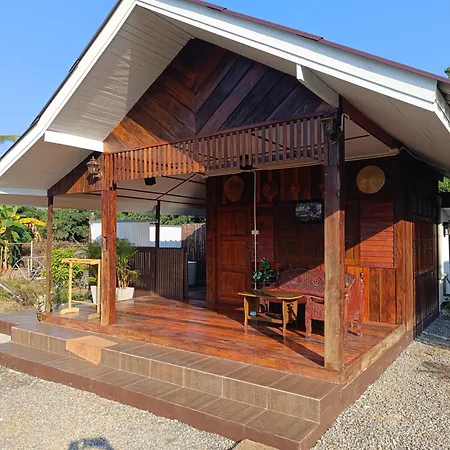 ม่วนใจ๋ปันสุข โฮมสเตย์แอนคาเฟ่ Muanjai Punsuk Homestay And Cafe Chom Thong Exterior photo
