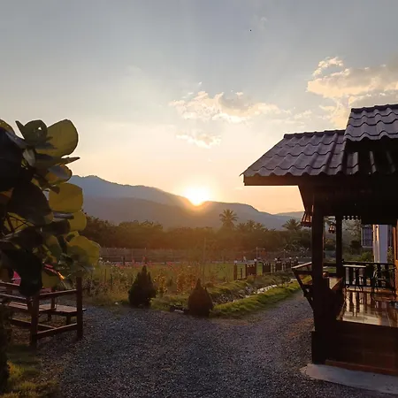ม่วนใจ๋ปันสุข โฮมสเตย์แอนคาเฟ่ Muanjai Punsuk Homestay And Cafe Chom Thong Exterior photo