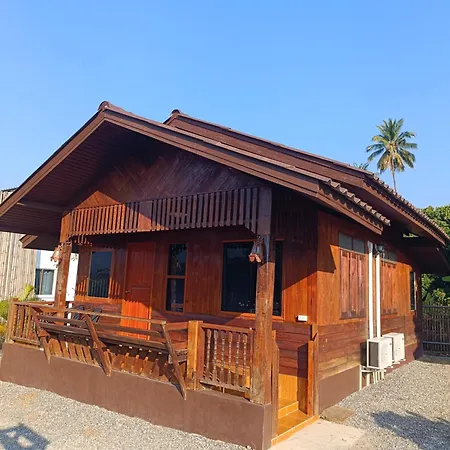 ม่วนใจ๋ปันสุข โฮมสเตย์แอนคาเฟ่ Muanjai Punsuk Homestay And Cafe Chom Thong Exterior photo